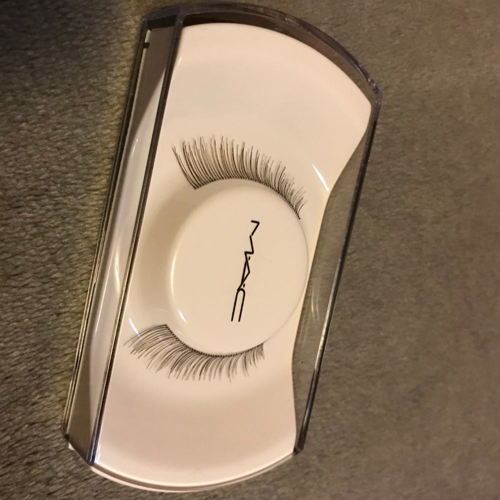 MAC False Lashes, C85 - Picture 2 of 3